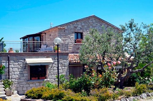 Agriturismo Le Morge stone farmhouse in Molise